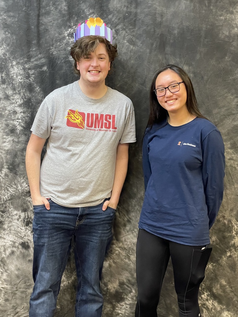2 seniors attending UMSL and Illinois